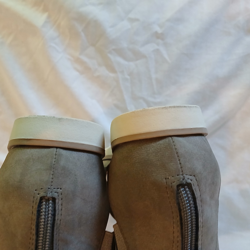 Eurosoft by Sofft Women's Brown Sandals - Picture 4 of 6